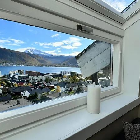 Cozy Apartment With Two Bedrooms And Beautiful View Tromso Exterior photo