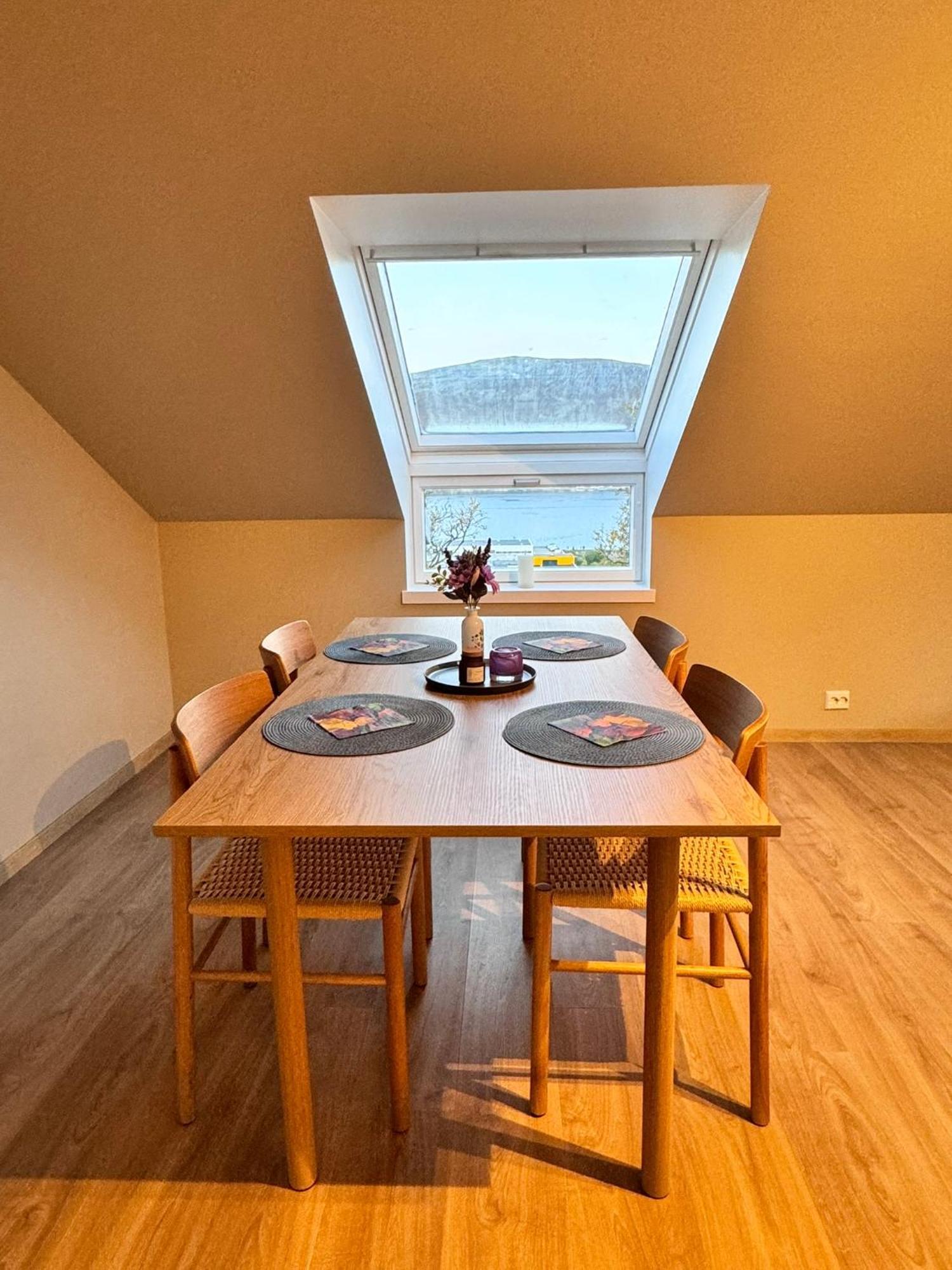Cozy With Two Bedrooms And Beautiful View Tromsø